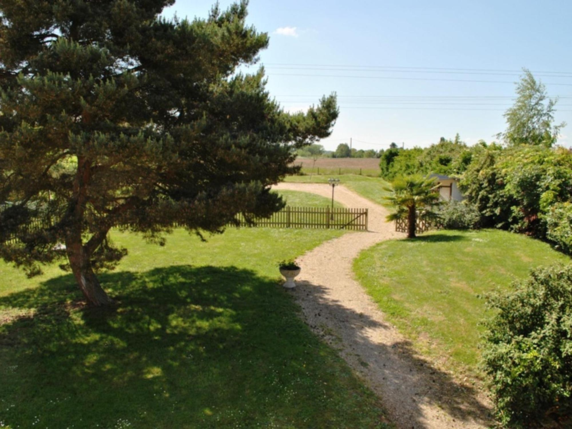 Gite De Charme Pres Des Chateaux De La Loire Avec Jardin, Terrasse Et Equipements Pour Familles - Fr-1-381-359 Azay-sur-Cher Екстер'єр фото